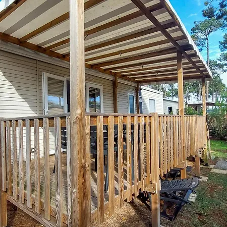 Stacaravan In Saint-Julien-en-Born