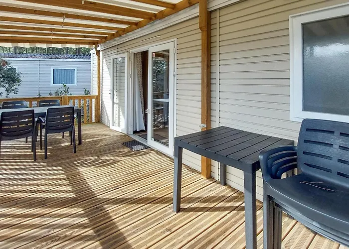 Stacaravan In 3* سان جوليان-أون-بورن