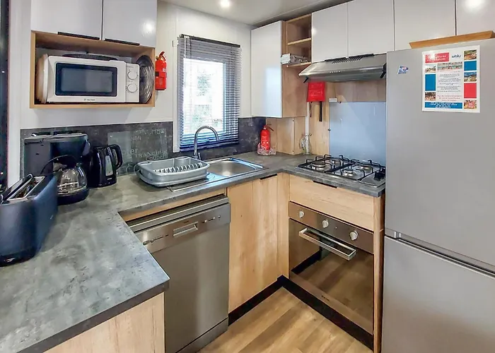 Stacaravan In 3* سان جوليان-أون-بورن